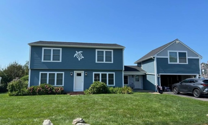 Eastward Look House | Newly Renovated, Large Beach House, New Central AC Walk To Scarborough Beach