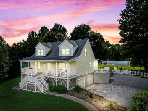 Fletcher House | NEWLY Renovated near Asheville! HOT TUB and seasonal POOL!