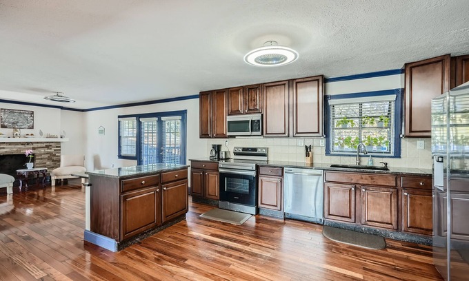 Loganville House | Newly renovated private house with huge backyard near City of Grayson.