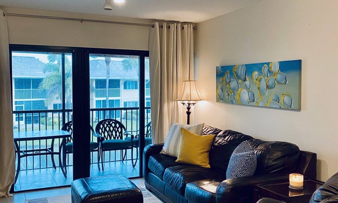 Fort Pierce Condo | ❤️❤️Newly Renovated second floor Unit in Ocean Villas III with KING Bed❤️❤️