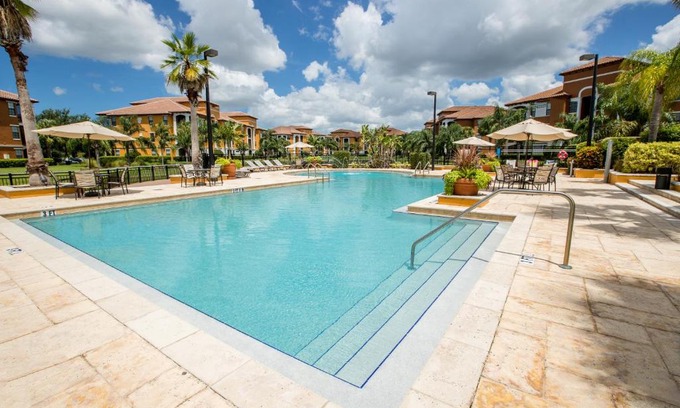 Sarasota Apartment | Newly Renovated Serenata Sarasota Condo