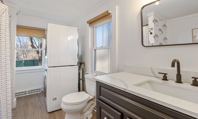 Portland Apartment | Newly renovated spacious 2 bed 1 bath apartment, great location