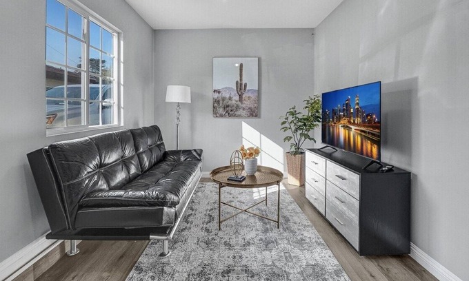 Arcadia Apartment | NEWLY Renovated Studio | Queen Bed | Minutes from downtown Pasadena | 1BR/1BA