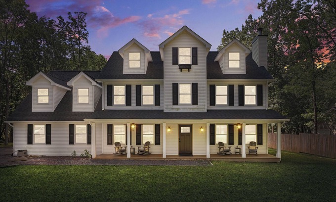 Albrightsville House | Newly Renovated~Hot Tub ~ Game Room ~ Theater ~ Huge Yard