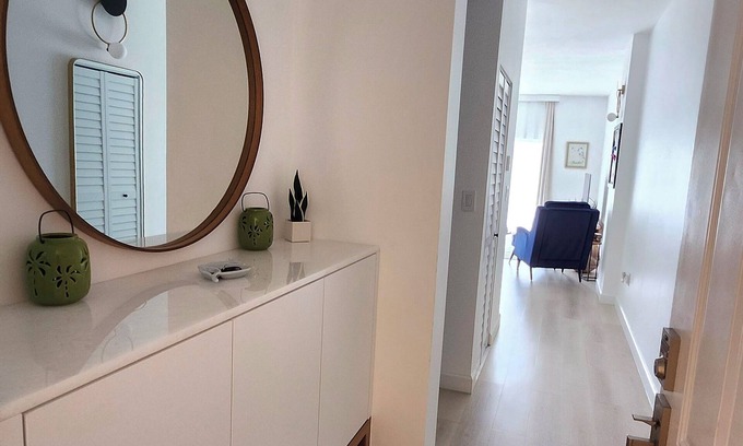 Deerfield Beach Apartment | Newly renovated 2/2 apt-2 min walk to the beach and restaurants
