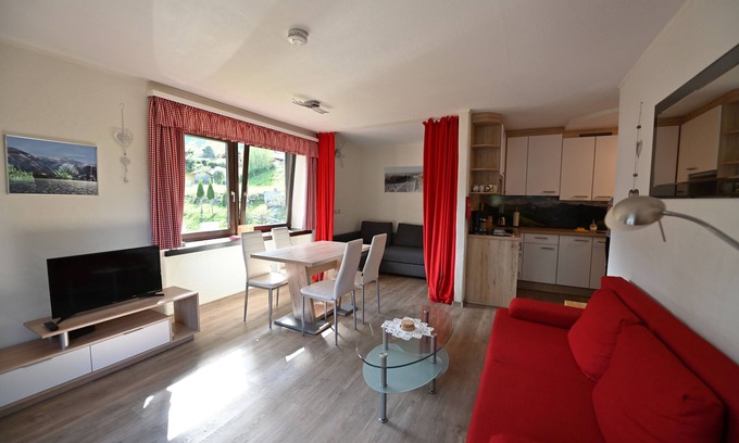 Kaprun Apartment | Newly renovated with spectacular views and skiing from October till May.