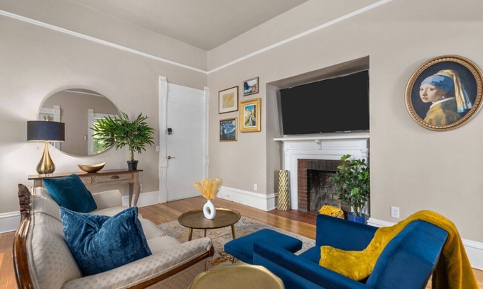 Neenah Apartment | Newly Updated|Historic|PETS!