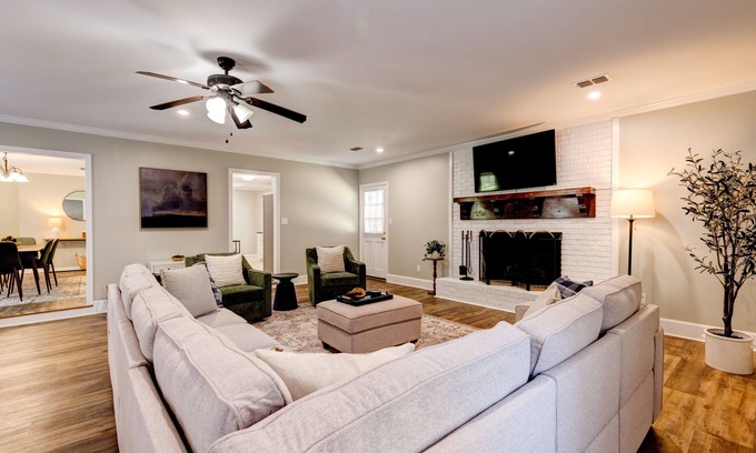 Thomasville House | Newly Updated-Sprawling Ranch on Wimbledon