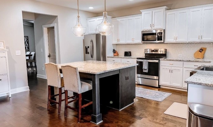 Newnan House | Newnan 4BR Retreat - Kids' Playroom & Quiet Area
