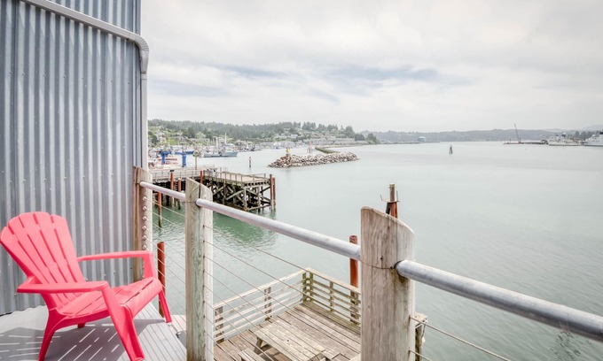 Historic Bayfront Apartment | Newport Bayfront Studio with Fireplace has Smashing Views!