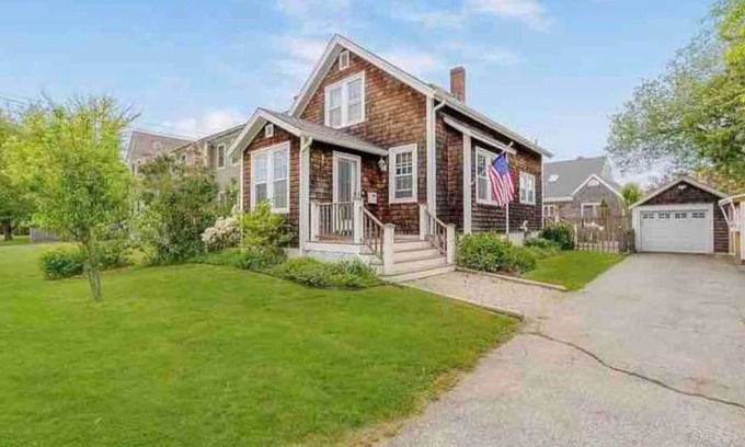 Middletown House | Newport Cottage