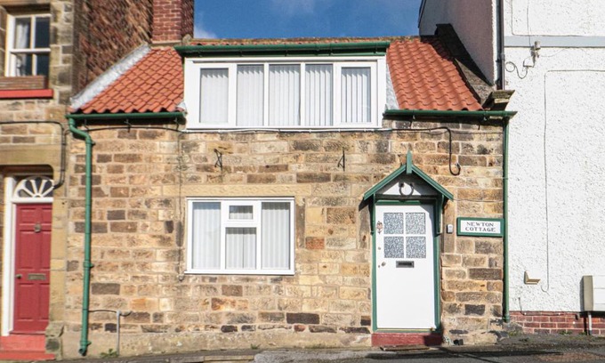 Fylingthorpe House | Newton Cottage