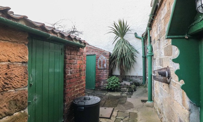 Fylingthorpe Cottage | Newton Cottage