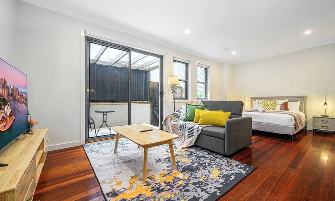 Newtown Apartment | Newtown Close to Univ/Train/Hospital