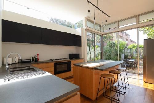 Newtown House | Newtown Terrace House Oasis