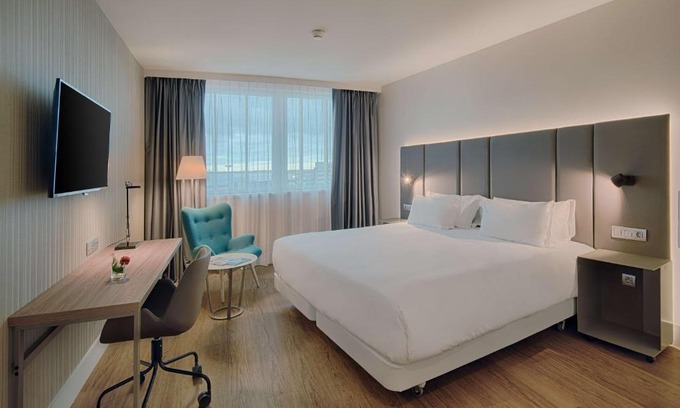 Blagnac Hotel | NH Toulouse Airport