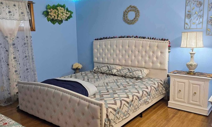 Cheektowaga House | Niagara Falls, Buffalo, Highmark Visitors House