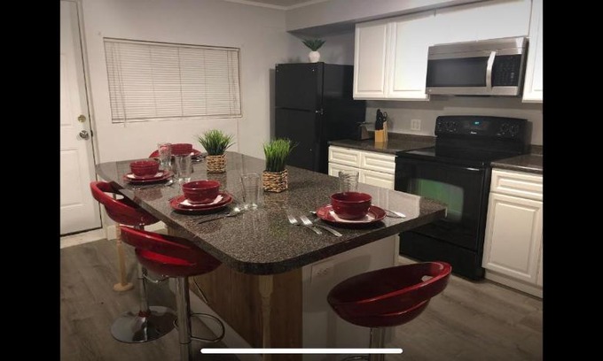 Niagara Falls House | Niagara Falls (USA) Minutes to EVERYTHING