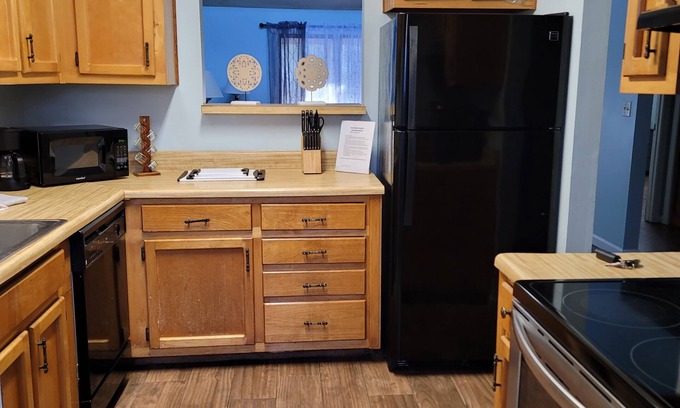 St. Marys House | Nice 2 Bedroom Duplex Great For Contractors