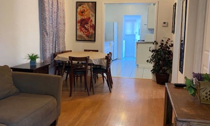 Burbank House | Nice 2 Bedroom Home in Burbank