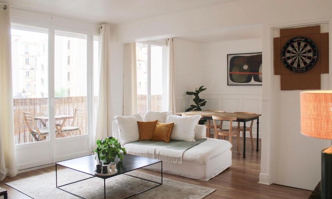 20th Arrondissement Apartment | Nice 57 m near Ménilmontant
