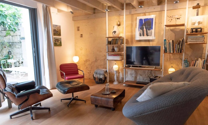 Saint Seurin - Fondaudege Apartment | Nice 70m² with garden near the Palais Gallien