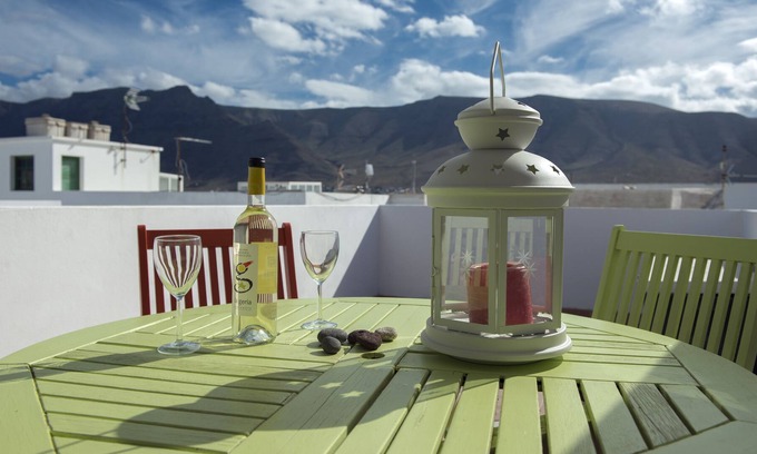 Caleta de Famara Apartment | Nice Accomodation in Famara -Lanzarote