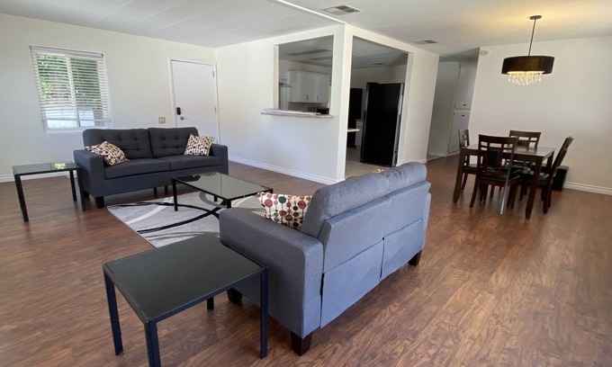 Woodland Hills House | Nice and cozy 2 bedrooms guest house with parking in premises