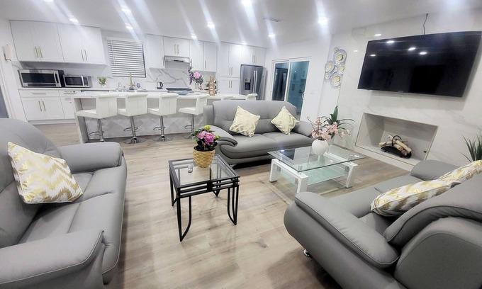 Southwest Anaheim House | Nice and Cozy house at Anaheim