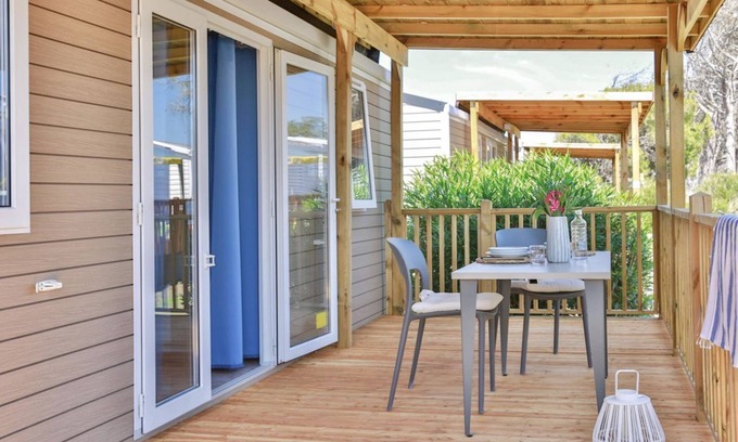 Marina di Montalto House | Nice and welcoming mobile home located near the beach with air conditioning of approximately 24 m2 composed of a living room, kitchenette with gas stove, fridge with freezer, pots and pans.A bedroom with a double bed and another bedroom with two single b