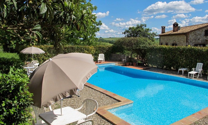 Castellina in Chianti Villa | Nice apartment in villa with WIFI, pool, A/C, TV, patio, pets allowed, panoramic view and parking