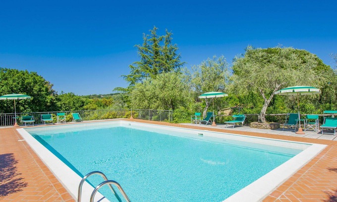 Casale Marittimo Apartment | Nice apartment for 6 people with WIFI, pool, TV, patio, pets allowed and parking