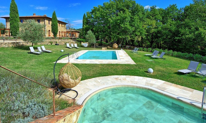 Simignano Apartment | Nice apartment for 3 guests with WIFI, pool, TV, pets allowed and parking