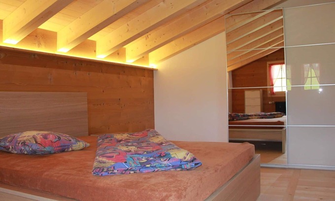 Lenk Apartment | Nice apartment for 10 guests with TV and balcony