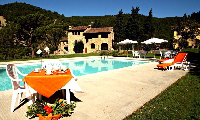 Dicomano Apartment | Nice apartment for 2 guests with pool, WIFI, TV, pets allowed and parking