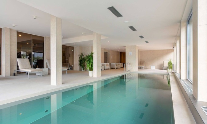 Montreux Apartment | Nice apartment for 4 people with pool, A/C, hot tub, WIFI, TV, balcony, panoramic view and parking