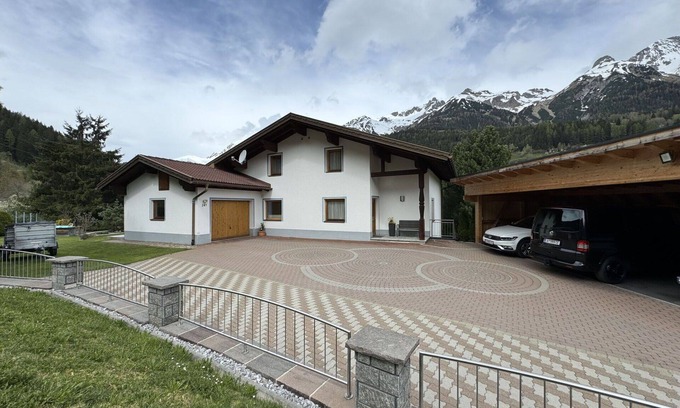 Pettneu am Arlberg Apartment | Nice apartment for 4 people with WIFI, TV, terrace and parking