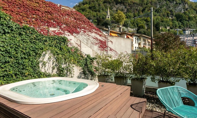 Montreux Apartment | Nice apartment for 4 people with pool, WIFI, A/C, hot tub, TV, balcony, panoramic view and parking