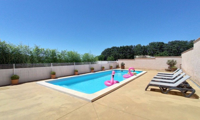 Valreas Apartment | Nice apartment for 5 guests with private pool, WIFI, A/C, TV, balcony and parking
