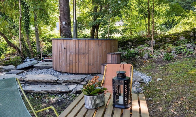 Dorio Apartment | Nice apartment for 5 people with WIFI, hot tub, patio, pets allowed and parking