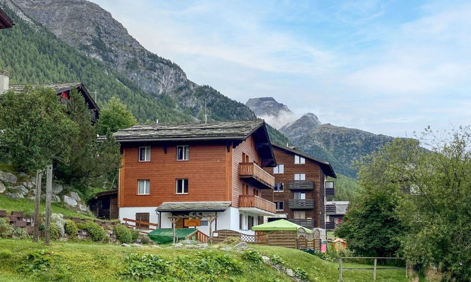 Graechen Apartment | Nice apartment for 6 guests with WIFI, TV, balcony, panoramic view and parking