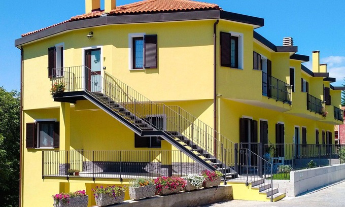 Savona Apartment | Nice apartment for 6 people with WIFI, TV, patio, pets allowed, panoramic view and parking