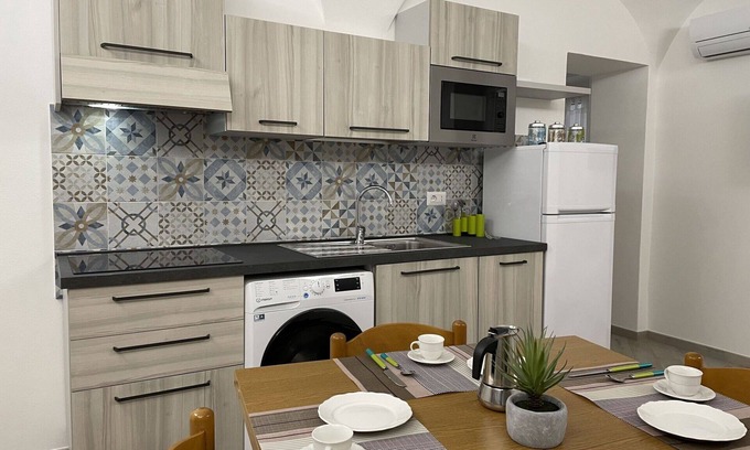 Spotorno Apartment | Nice apartment for 8 people with WIFI, A/C, TV and parking