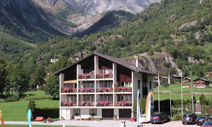 Reckingen Apartment | Nice apartment for 4 people with WIFI, TV, balcony and pets allowed