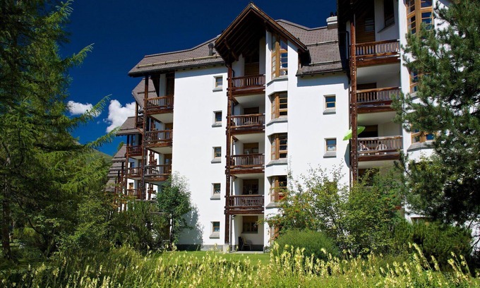 Lenzerheide Apartment | Nice apartment for 4 people with pool, TV and balcony