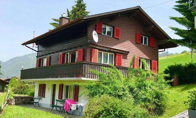 Zweisimmen Apartment | Nice apartment for 6 people with WIFI and balcony