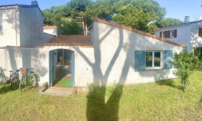 Les Mathes Apartment | Nice apartment for 6 guests with WIFI, TV, terrace and parking