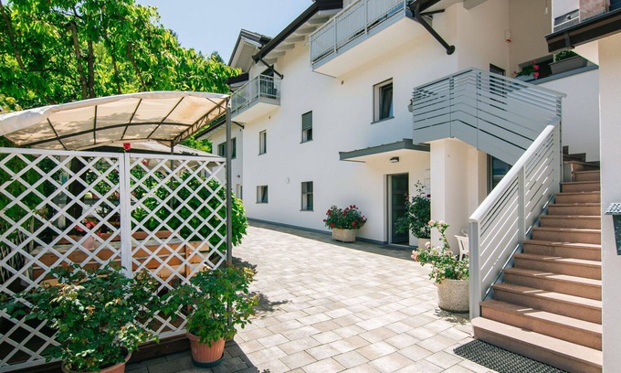 Caldonazzo Apartment | Nice apartment for 4 people with WIFI, TV, patio, pets allowed and parking