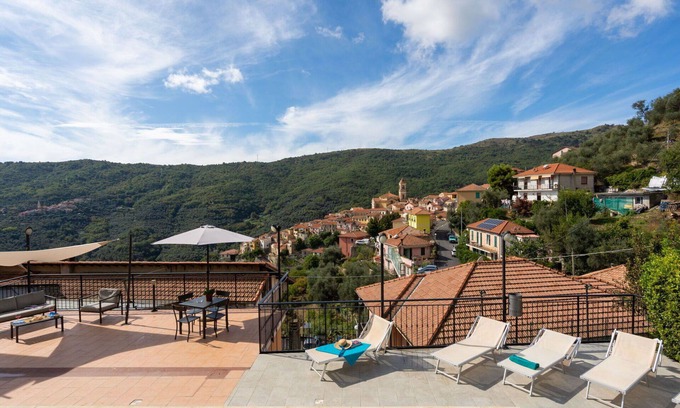 Pietrabruna Apartment | Nice apartment for 2 guests with pool, WIFI, TV, patio and panoramic view