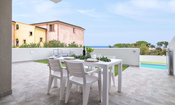 La Muddizza Apartment | Nice apartment for 6 people with WIFI, pool, A/C, TV, patio, pets allowed and parking